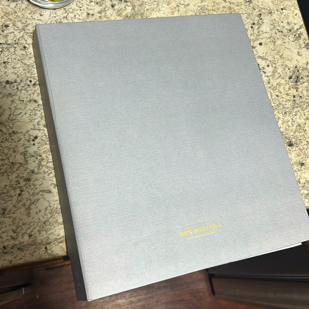 The KNOT wedding planner binder BRAND NEW never used